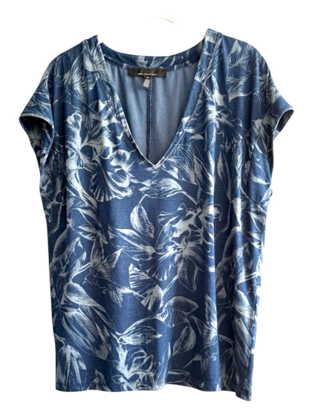 WHBM Power Tee V-neck Short Cap Sleeve Printed Top Denim Blue Off White Size M